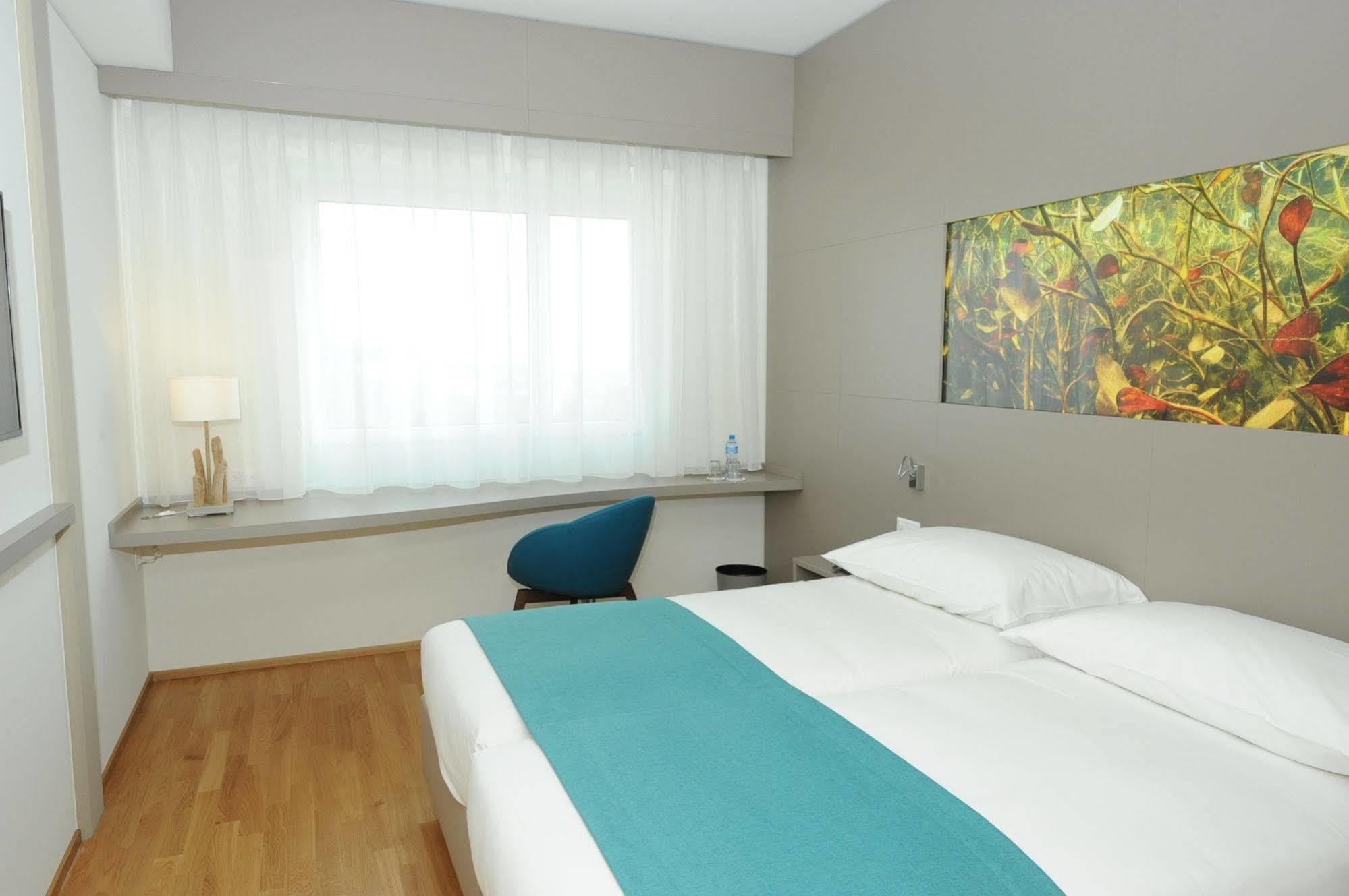 Aquatis Hotel 3* Superior Losanna Esterno foto